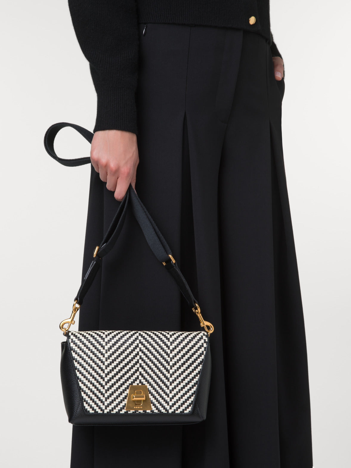 Suits – Akris JP