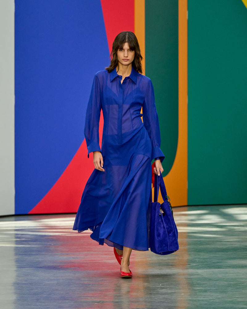 A look from Akris Spring/Summer 2026, blending art and fashion with Swiss luxury design, couture craftsmanship, and timeless elegance inspired by Leon Polk Smith