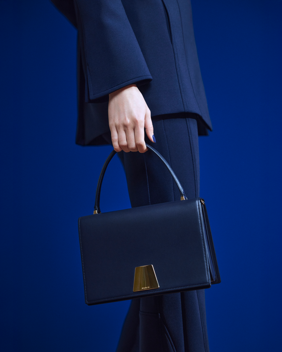 Designer アクリス アリス ミディアムトップハンドル - ネイビー - ブルー #editorial